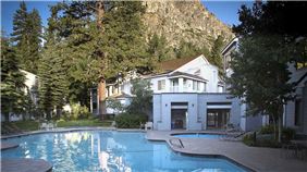 Pool at Palisades Tahoe Lodge, Olympic Valley 