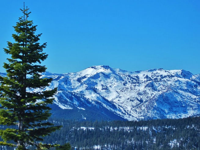 April Snow and Savings at Squaw Valley Lodge!