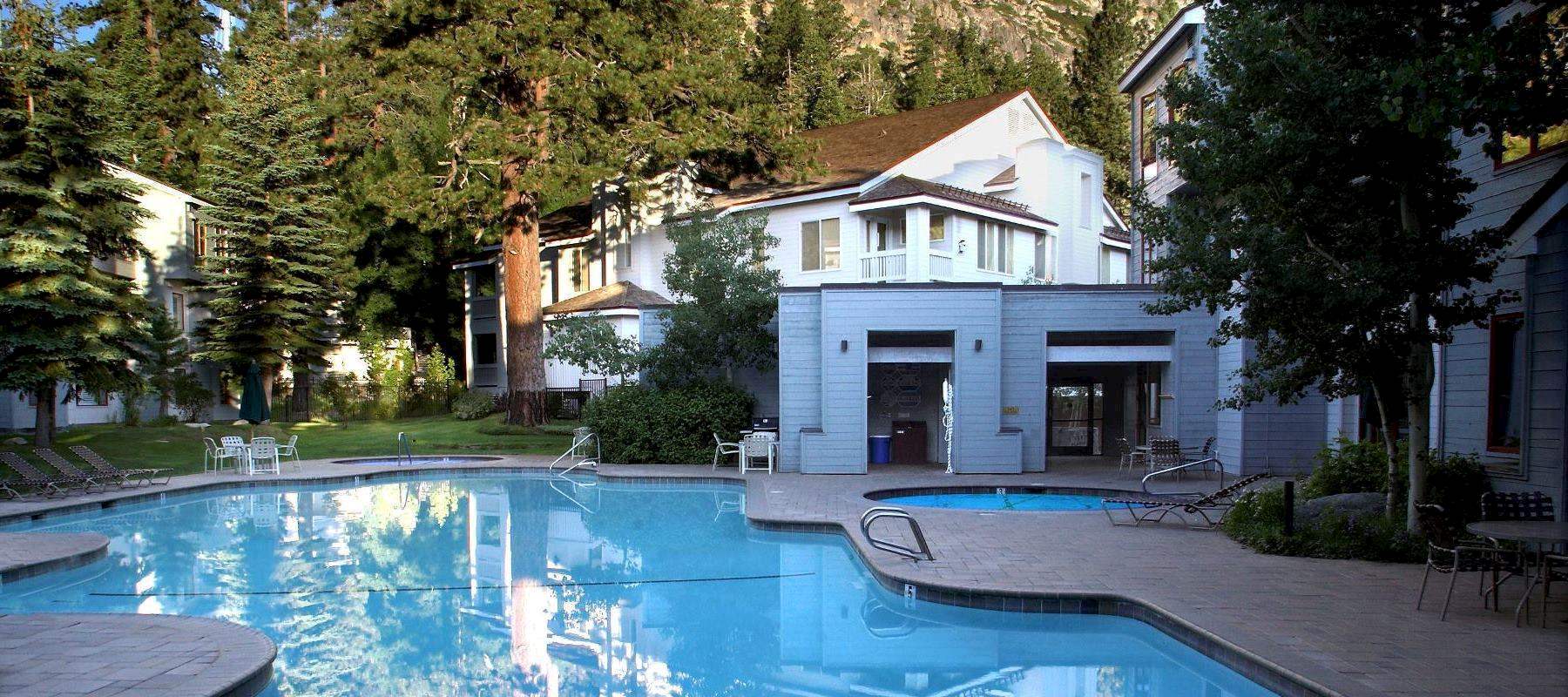 Palisades Tahoe Lodge, Olympic Valley
