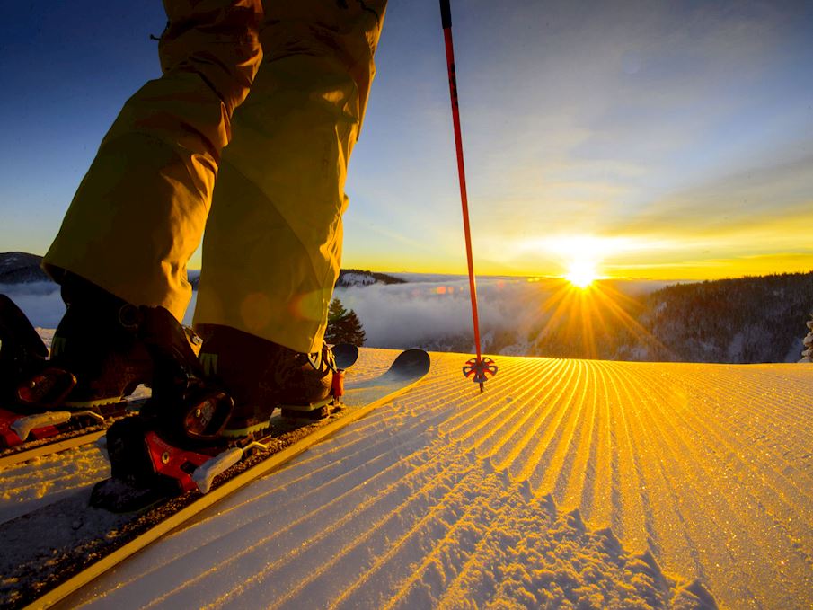 Lake Tahoe Ski and Stay Package in Palisades Tahoe Lodge, Olympic Valley