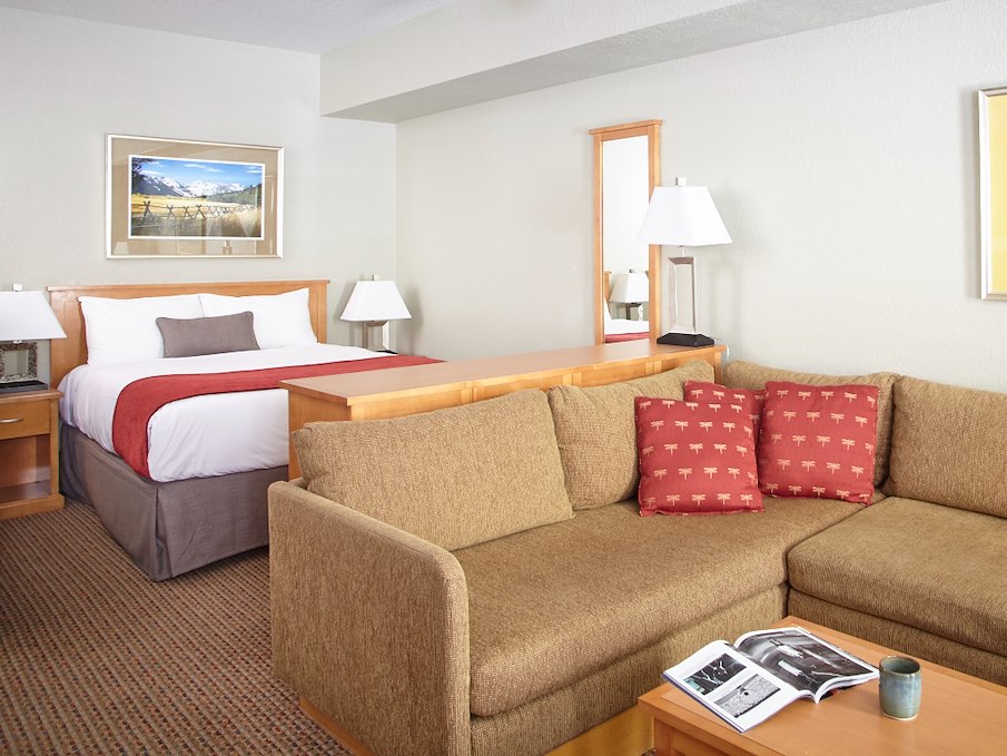 Deluxe Studio Suite at Palisades Tahoe Lodge, Olympic Valley