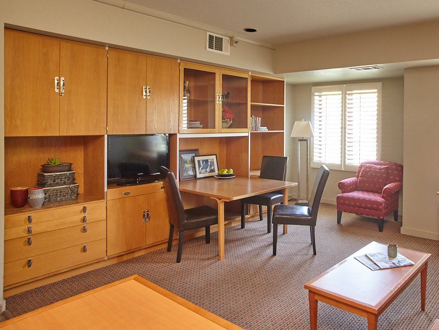 Deluxe Studio Suite at Palisades Tahoe Lodge, Olympic Valley