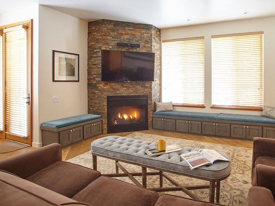 Palisades Tahoe Lodge, Olympic Valley offers Three Bedroom Suite with Bunk Beds