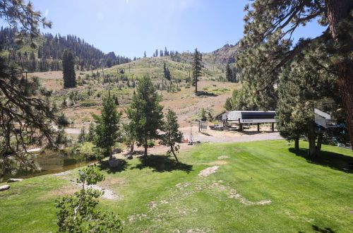 341 | Peaceful 1BD Top Floor w/ A/C & Kitchen