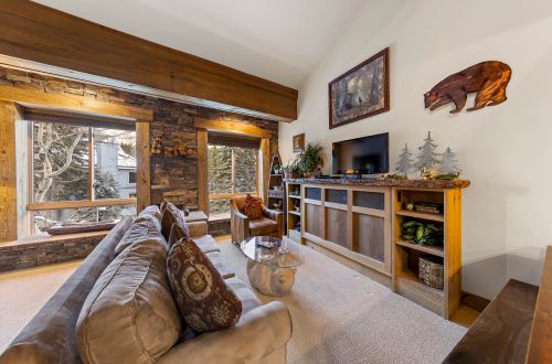 344 | Timberline Loft – Walk to Trails & Pool