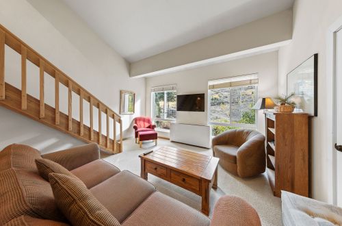 353 | Sunny Loft Stay - Soaks, Swims & Full Fridge