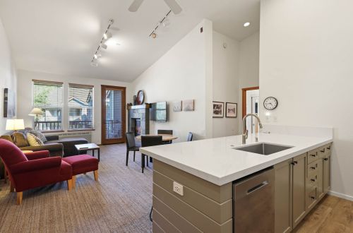 801 | Modern 2BD - King + Bunks, Pool & Sauna