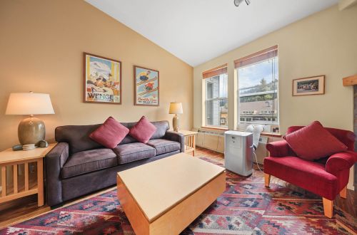 813 | Luxurious Palisades Tahoe Lodge Corner 2BDM