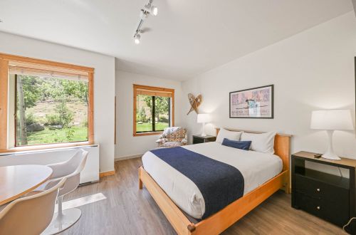 149 | Modern Studio w/ A/C, Wi-Fi, Views & Pool